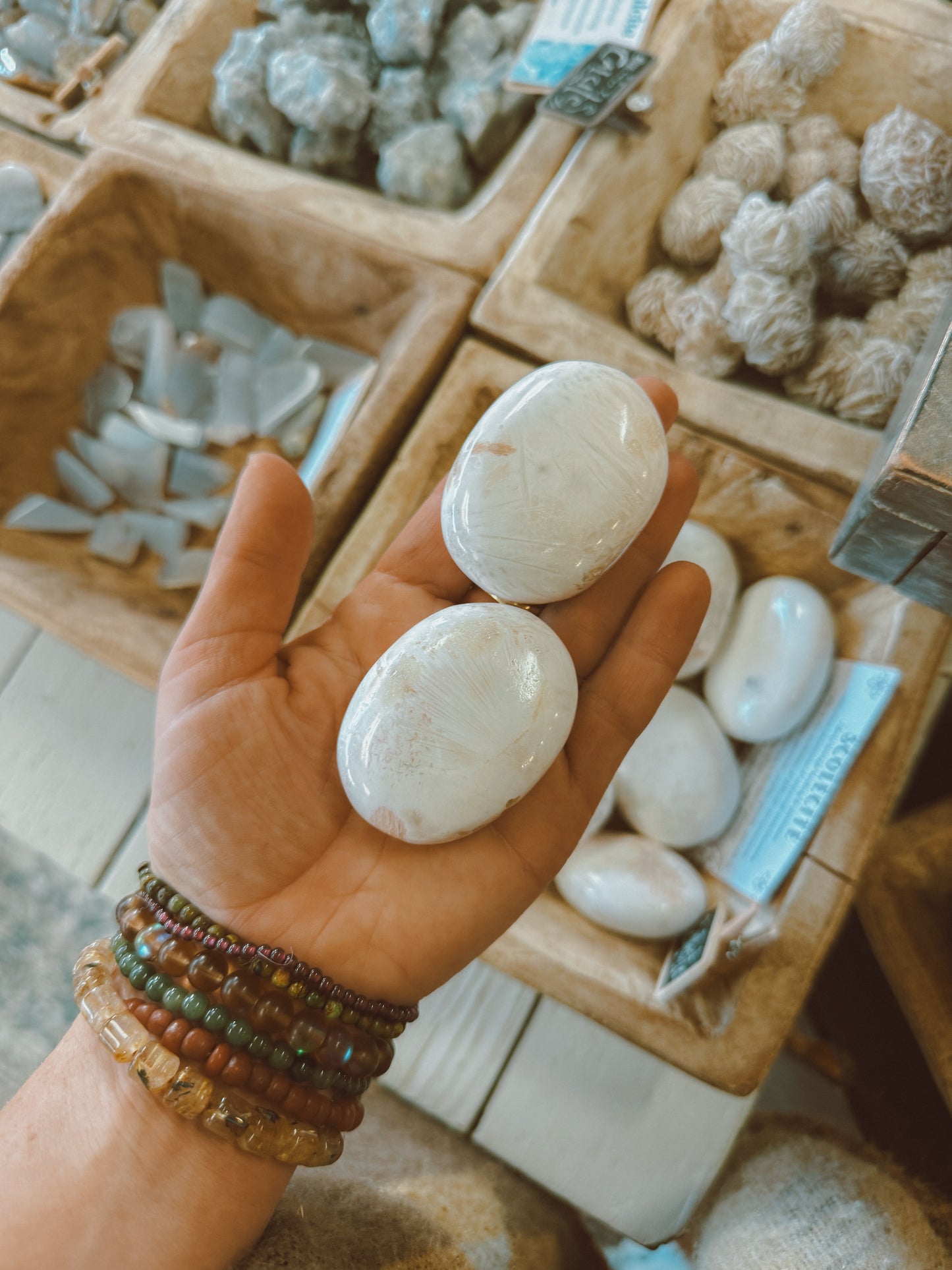 Scolecite Palm Stone
