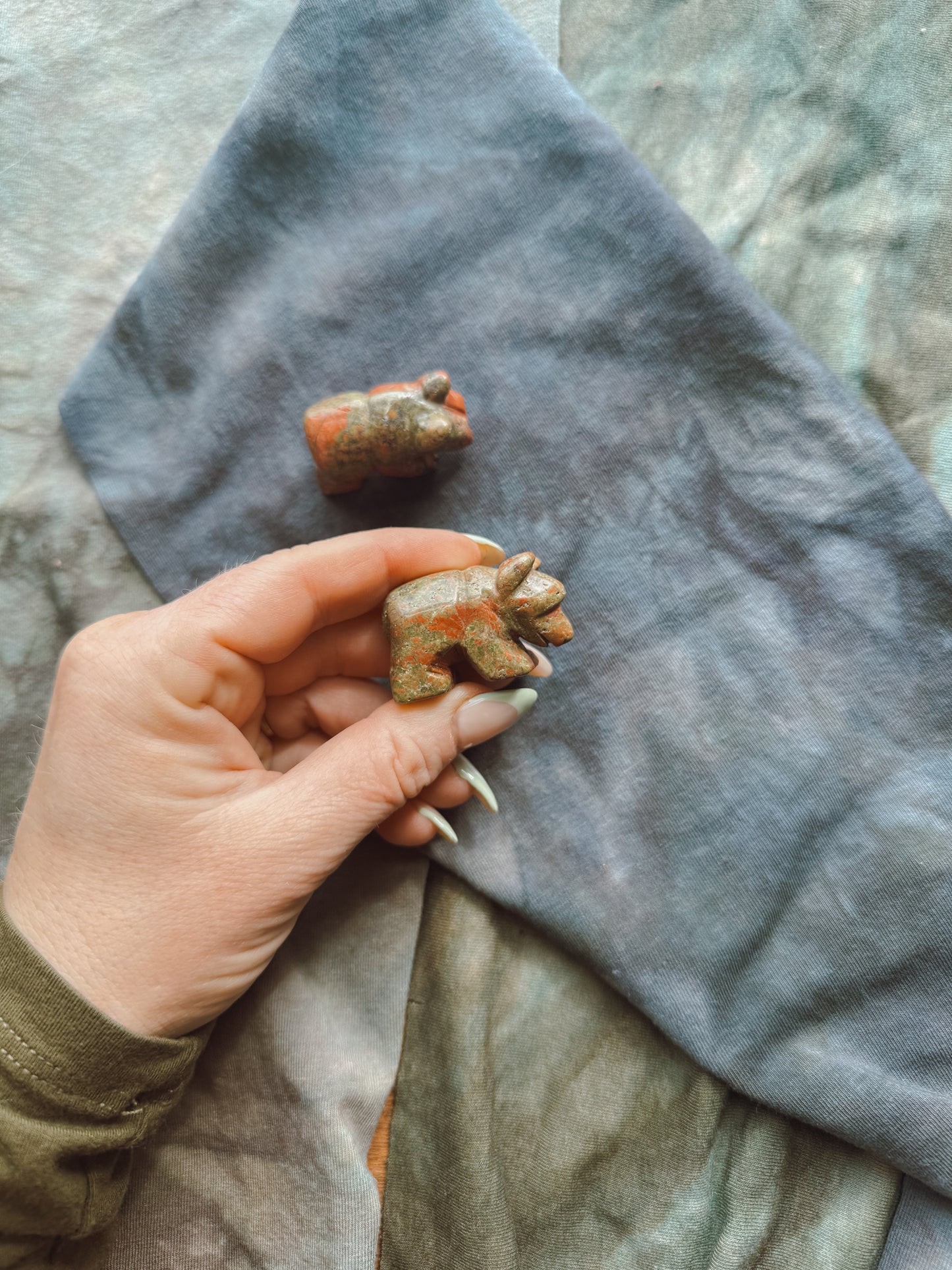 Unakite Bear carving stone