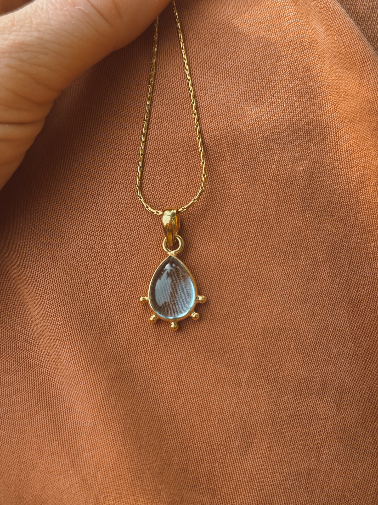 Aquamarine Teardrop Necklace – 18k Gold