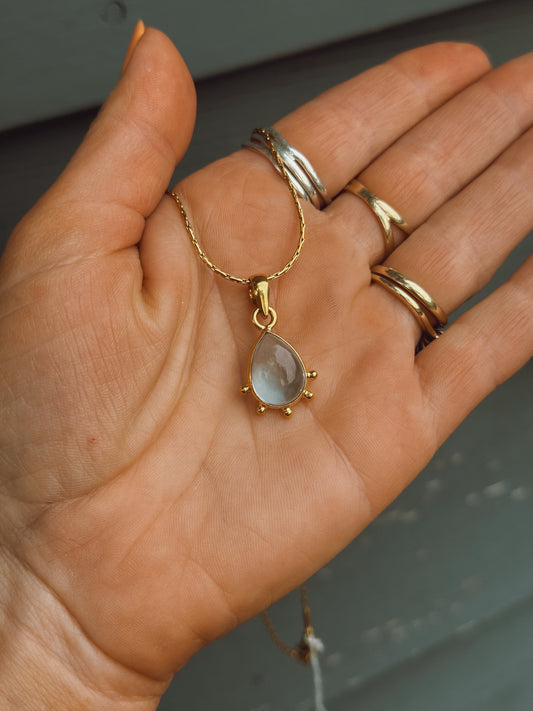 Aquamarine Teardrop Necklace – 18k Gold