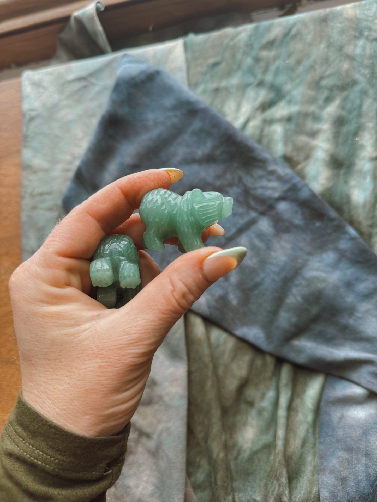 Aventurine Bear carving stone