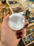 Selenite Palm Stone <cleansing>