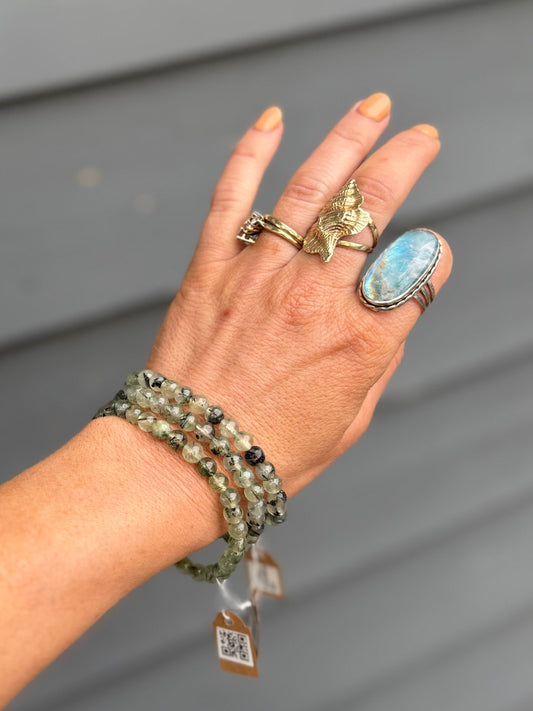 Prehnite with Epidote Stretch Bracelet – 6mm Beads