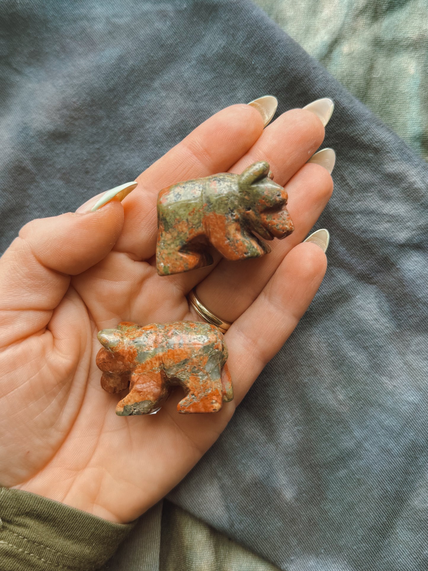 Unakite Bear carving stone