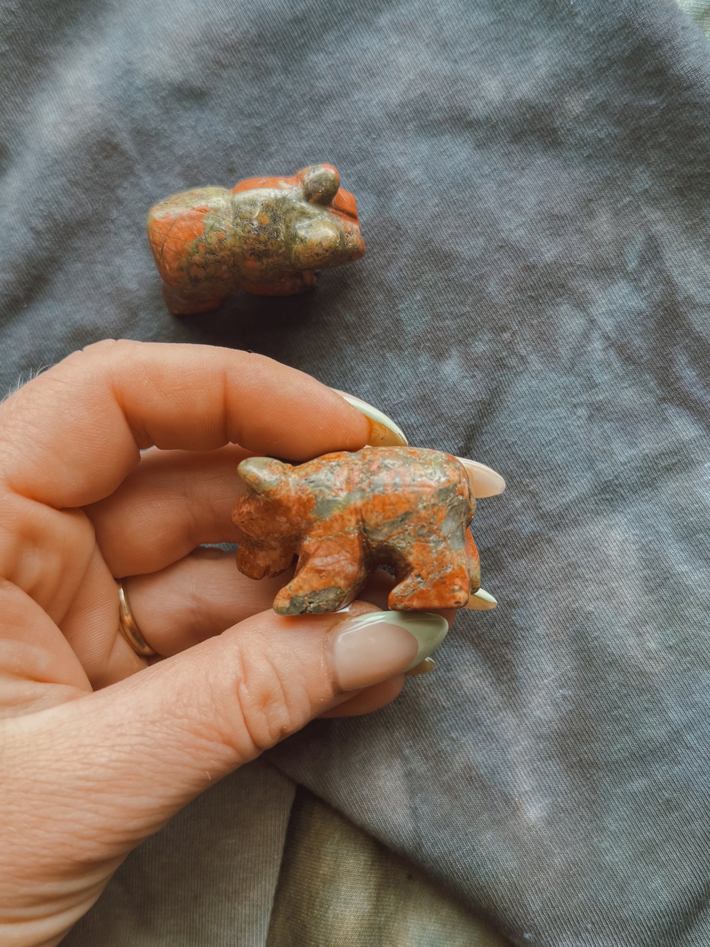 Unakite Bear carving stone